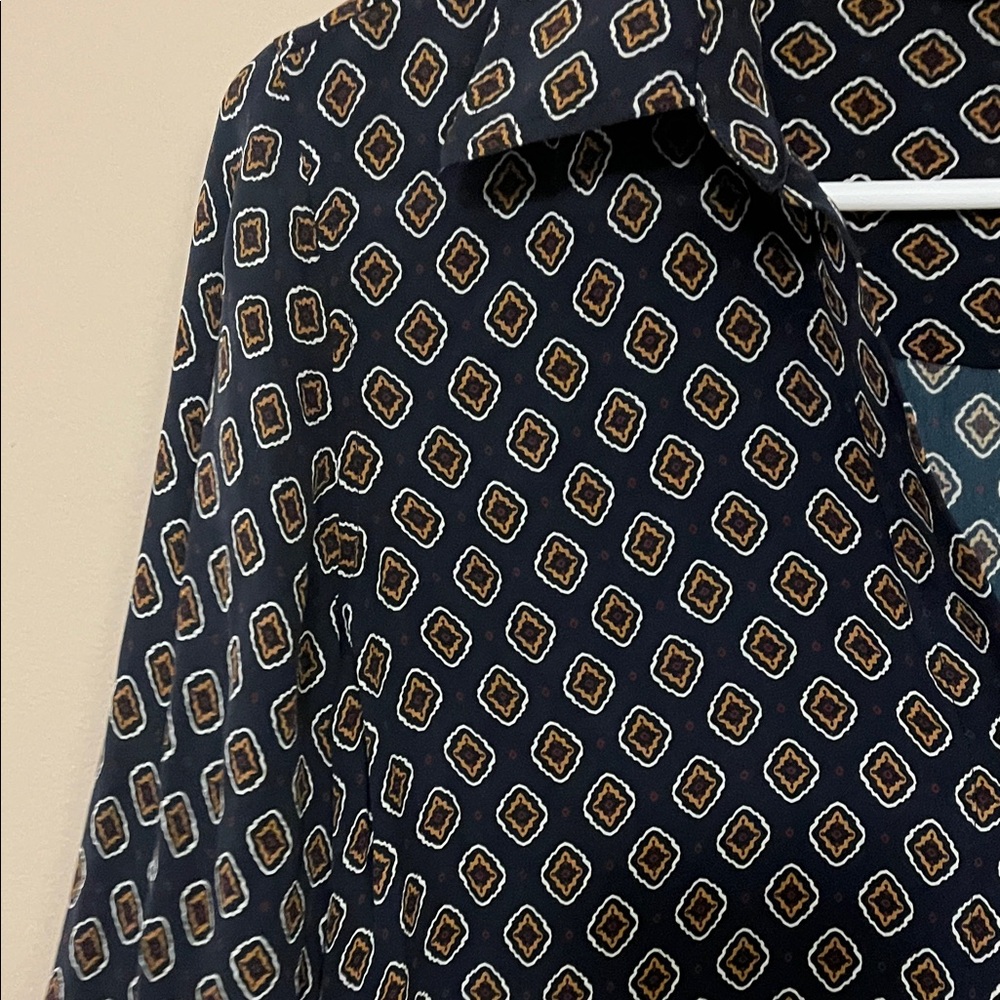 L'AGENCE Navy Geometric Button-Down Shirt - Picture 6 of 12